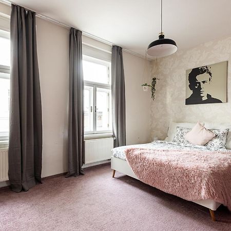 Nice Big Apartment 2Bds - Belgicka Πράγα Εξωτερικό φωτογραφία